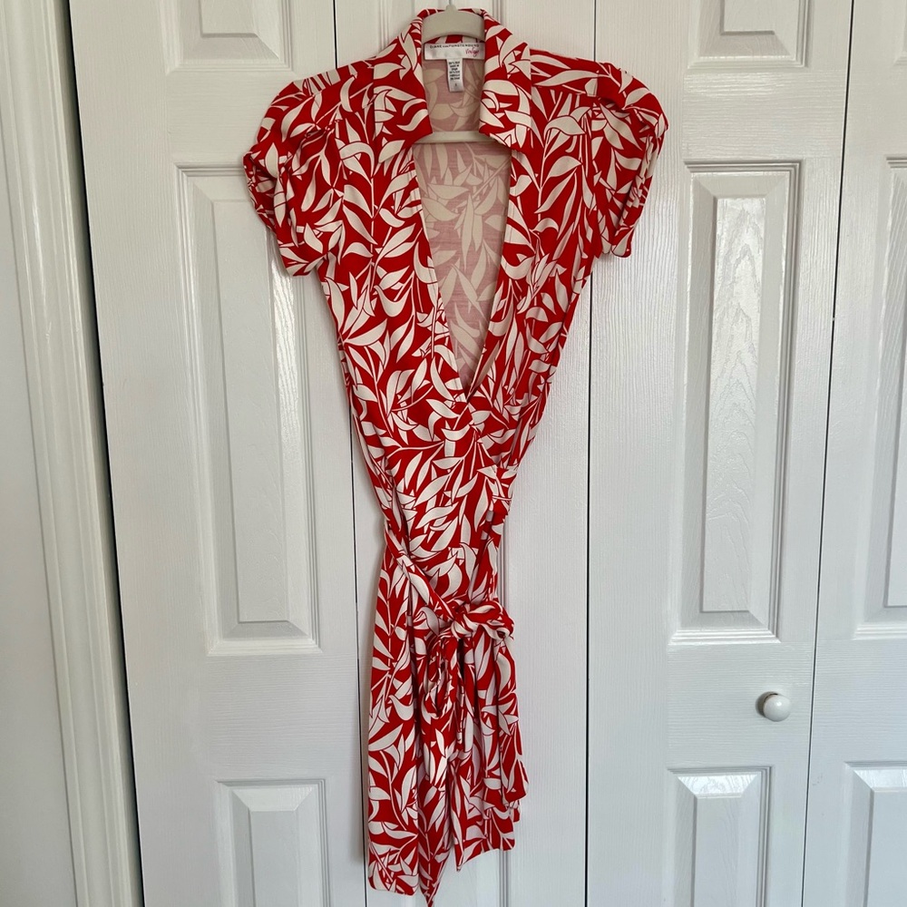 Diane Von Furstenberg Red and White Backless Dress
